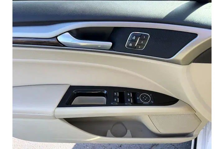 $12995 : Ford Fusion Hybrid 2014 SE 4 image 9