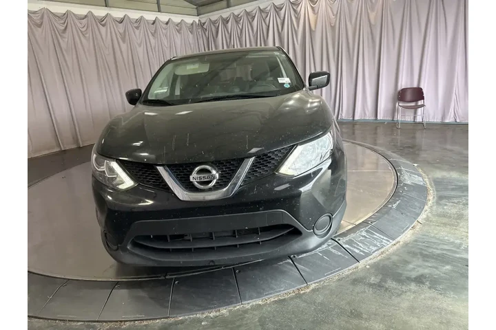 $10084 : Nissan Rogue Sport 2017 S 4d image 2