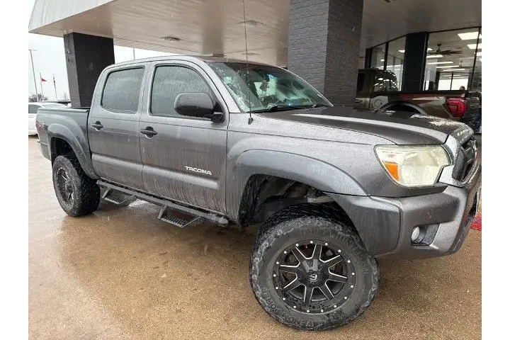 $17664 : Toyota Tacoma 2015 4x2 PreRu image 7