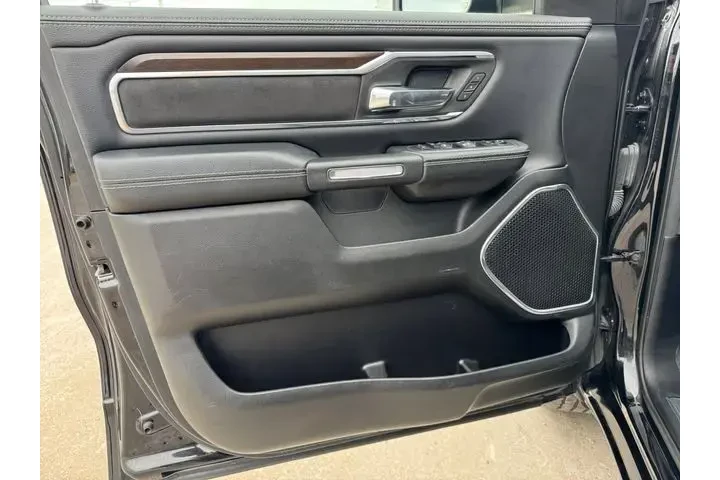 $33994 : Ram 1500 2021 4x4 Laramie 4d image 4