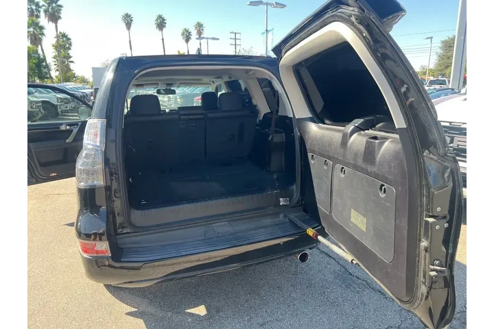 $31250 : Lexus GX 460 2017 AWD 4dr SU image 9