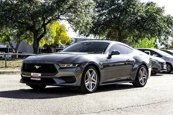 $27995 : Ford Mustang 2024 EcoBoost 2 image 9