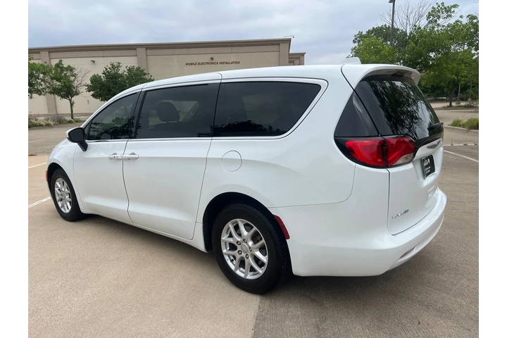 $13990 : 2020 Voyager LX image 7