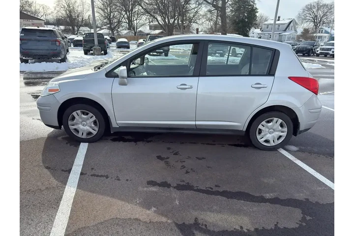 $6545 : Nissan Versa 2012 1.8 S 4dr image 5