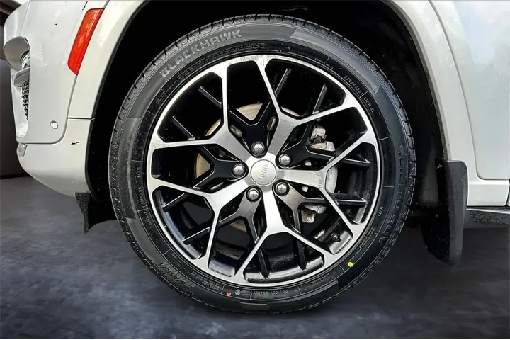 $37282 : Jeep Grand Cherokee 2022 4x4 image 9