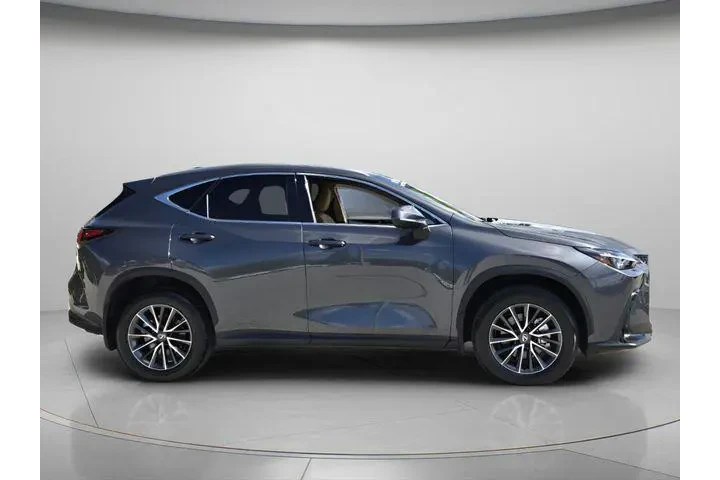 $39957 : Lexus NX 250 2024 Premium 4d image 4