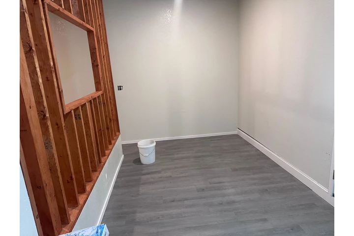 $1000 : Estudio image 2