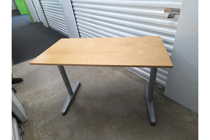 Escritorio y silla para comput image 2