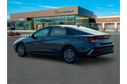 $19629 : Hyundai ELANTRA 2024 SEL 4dr thumbnail