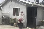 Cozy Rear Unit in a "two house en Los Angeles
