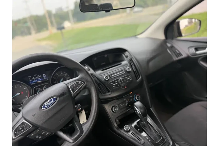 $4999 : 2017 Focus SE image 5