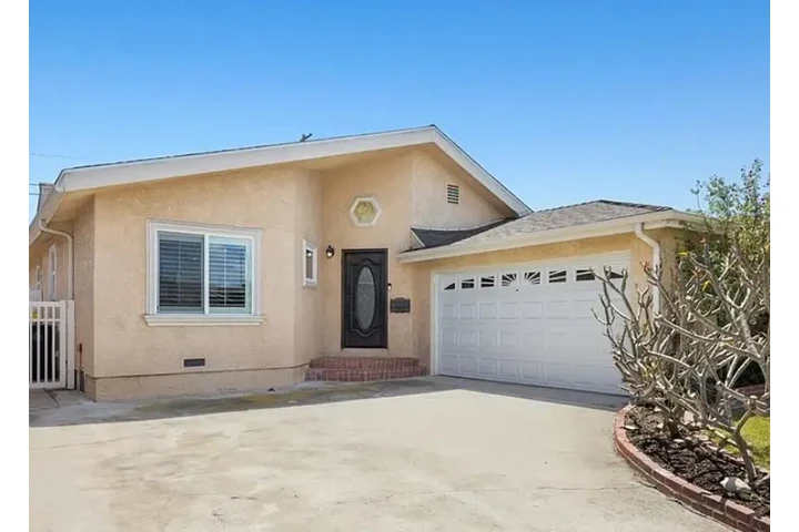 $2250 : This move-in-ready 4-bedroom, image 1