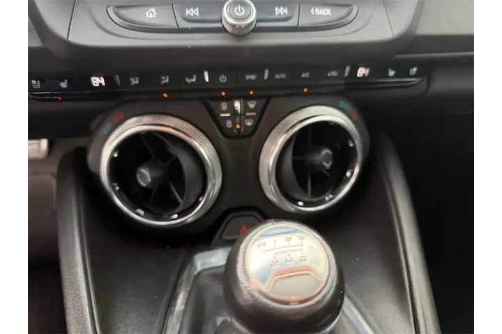 $29500 : Chevrolet Camaro 2023 LT 2dr image 7