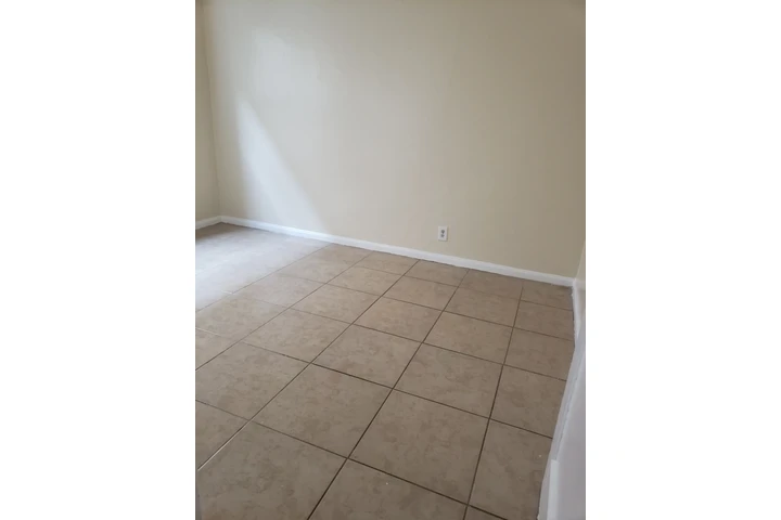 $1595 : 1 bedroom image 5