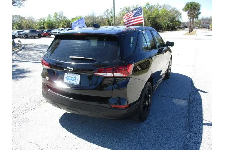 $18695 : Chevrolet Equinox 2023 LS 4d image 7