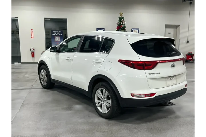 $9900 : Kia Sportage 2018 AWD LX 4dr image 4
