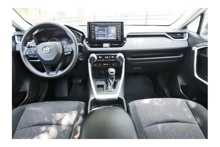 $20591 : Toyota RAV4 2019 XLE 4dr SUV image 8
