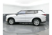 $17495 : Mitsubishi Outlander 2022 AW thumbnail