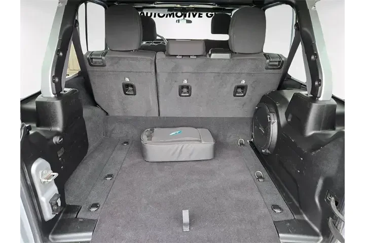 $26988 : Jeep Wrangler 2023 4x4 Willy image 6