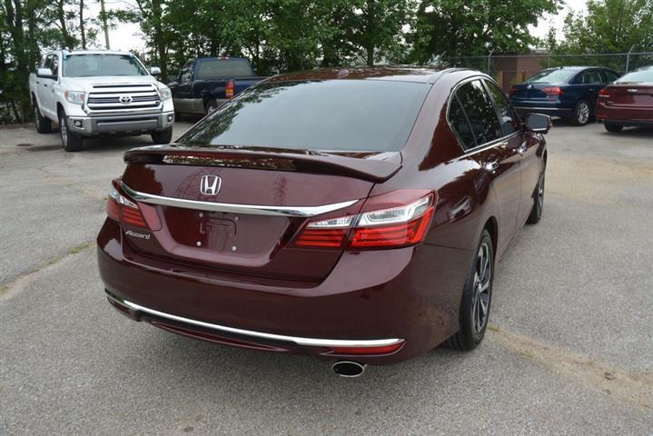 2017 Accord EX-L image 7