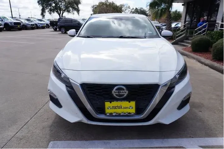 $14888 : Nissan Altima 2022 2.5 S 4dr image 2