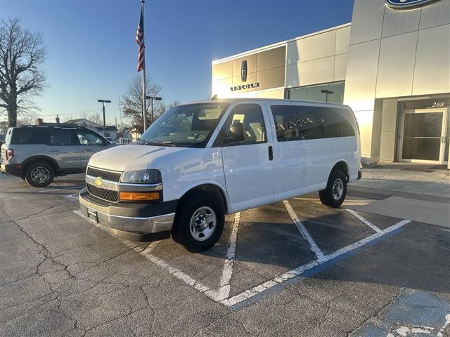 $31999 : 2019 Express 2500 LT Van Pass image 3