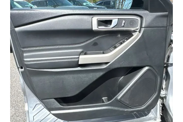 $24351 : Ford Explorer 2024 XLT 4dr S image 10