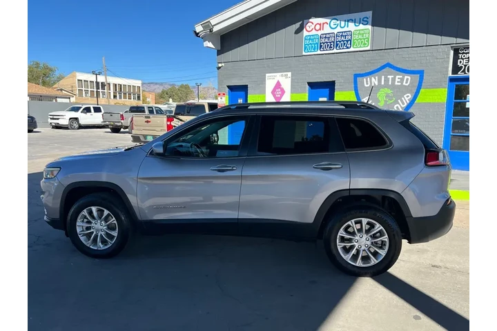 2019 Cherokee Latitude 4WD image 8