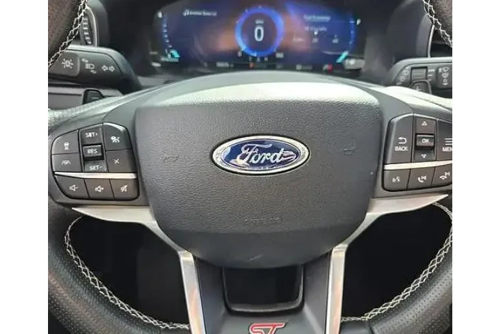 $22950 : Ford Explorer 2020 AWD ST 4d image 5