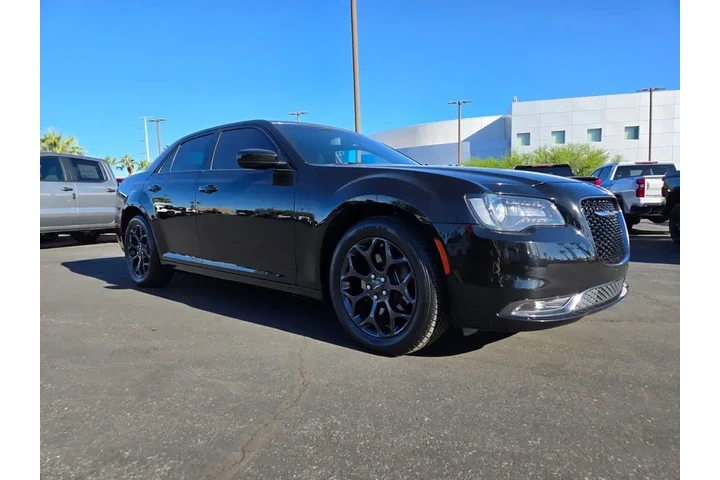 $22264 : Chrysler 300 2019 AWD S 4dr image 1