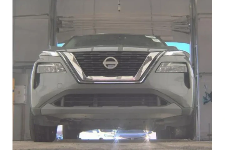 $17990 : Nissan Rogue 2023 SV 4dr Cro image 3