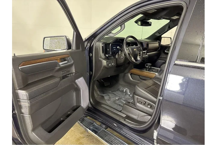 $43989 : 2023 Silverado 1500 HICNTY image 2