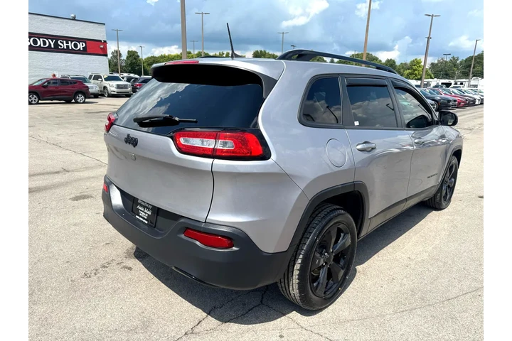 $10980 : 2018 Cherokee Latitude FWD image 2