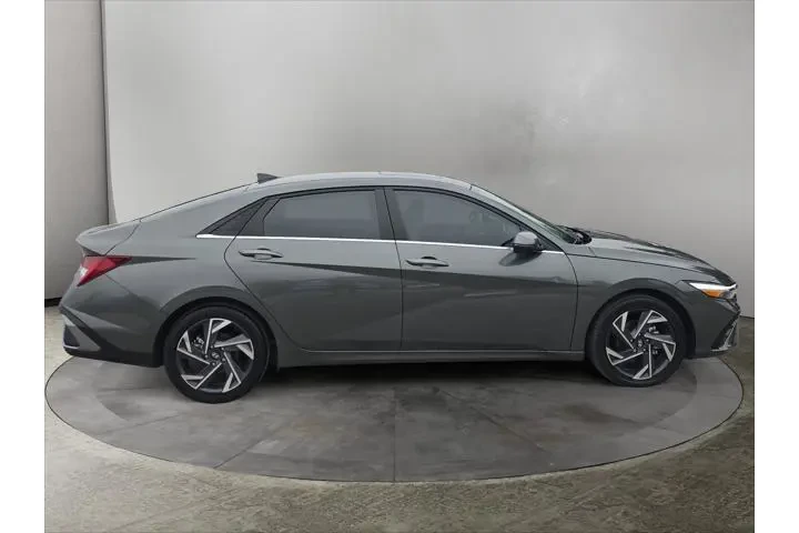 $26216 : Hyundai ELANTRA Hybrid 2024 image 6