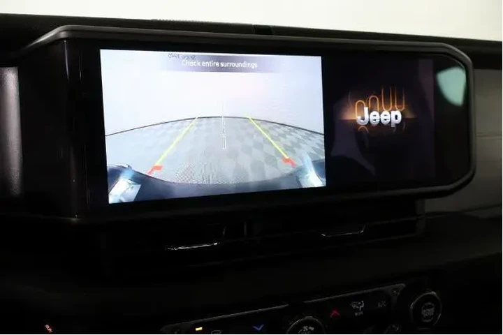 $30998 : Jeep Gladiator 2024 4x4 Spor image 6