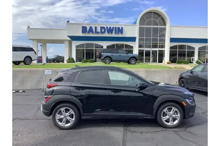 $26950 : Hyundai KONA 2023 AWD SEL 4d image 8