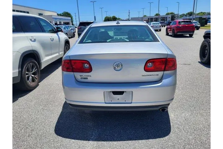 $7489 : Buick Lucerne 2011 CX 4dr Se image 5