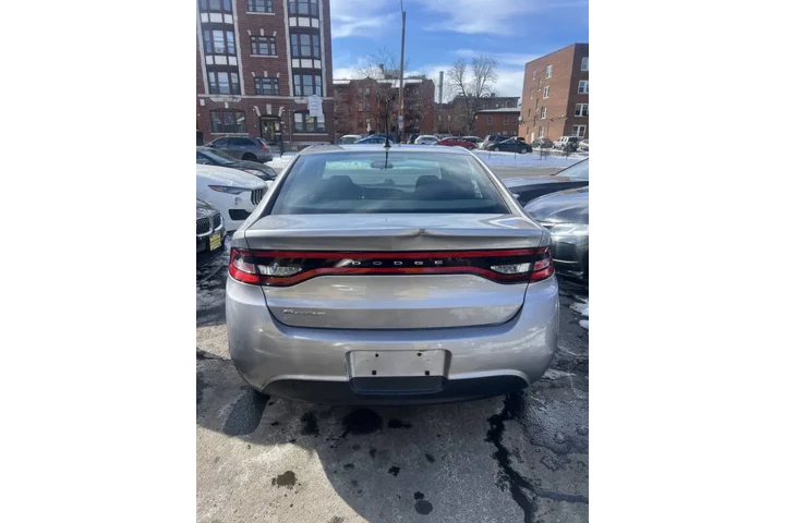 2016 Dart SE image 7