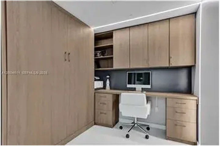 $4900 : Rental property with 1 bedro image 5