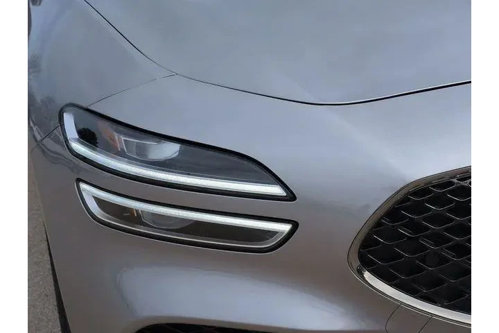 $31989 : Genesis G70 2023 2.0T 4dr Se image 10