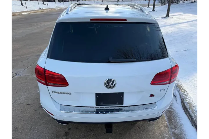 $9995 : 2013 Touareg TDI Sport image 8