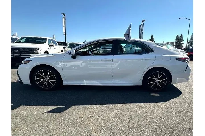 $28495 : Toyota Camry Hybrid 2024 SE image 5