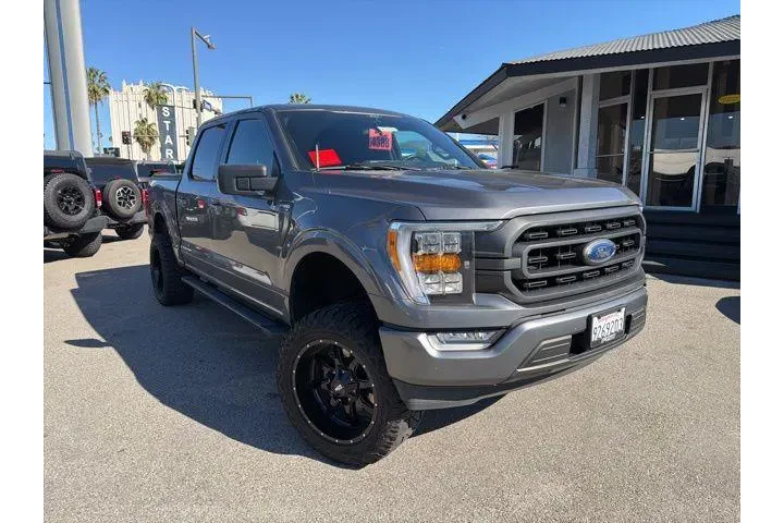 $33676 : Ford F-150 2021 4x2 XL 4dr S image 1