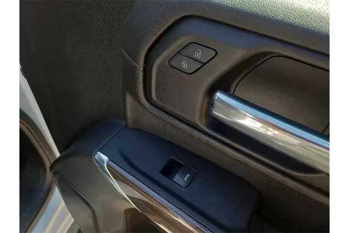 $37060 : Chevrolet Silverado 3500HD 2 image 10