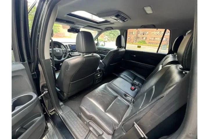 $16000 : 2017 Pilot Touring image 10