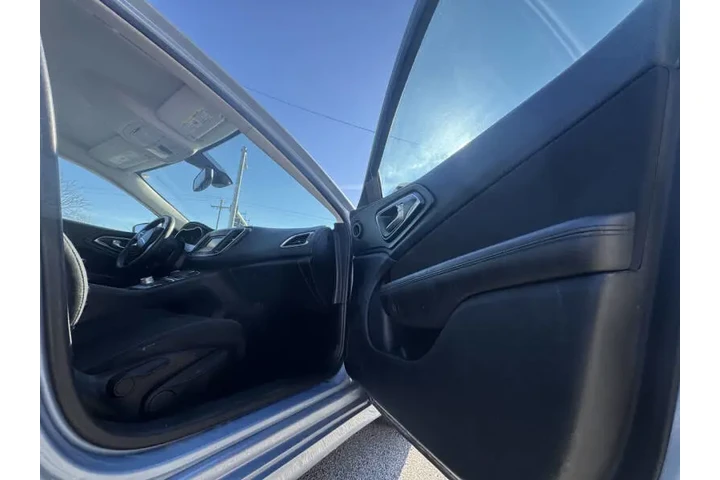 $6999 : 2015 200 Limited image 10