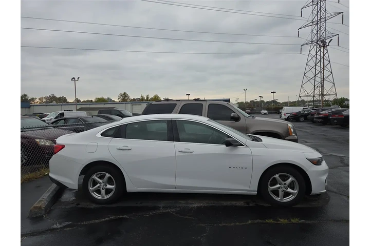 $14995 : 2018 Malibu LS image 6