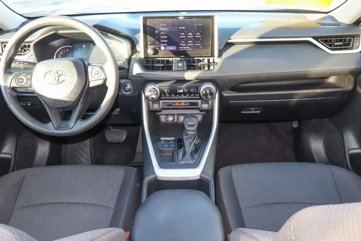 $24988 : 2024 RAV4 XLE FWD image 10