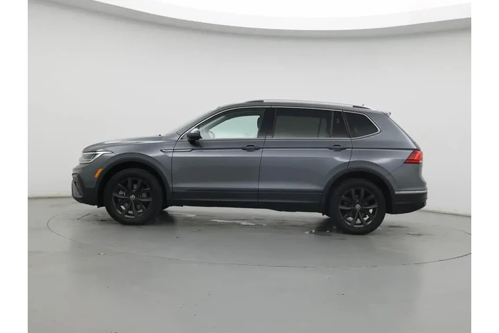 $27998 : Volkswagen Tiguan 2024 SE 4d image 3
