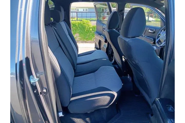 $35995 : Toyota Tacoma 2021 4x4 TRD S image 10